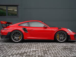 Image 3/50 of Porsche 911 GT2 RS Weissach (2018)