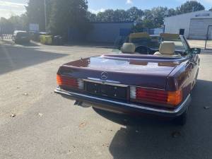 Image 6/28 of Mercedes-Benz 560 SL (1987)