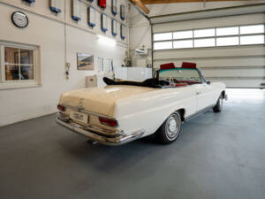 Image 7/37 of Mercedes-Benz 250 SE (1966)