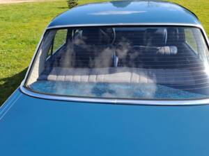 Image 7/13 of Mercedes-Benz 230&#x2F;4 (1974)