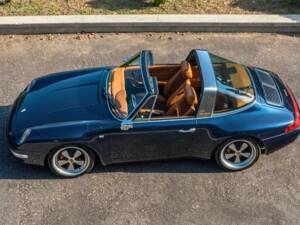 Image 3/19 of Porsche 911 Carrera (1994)