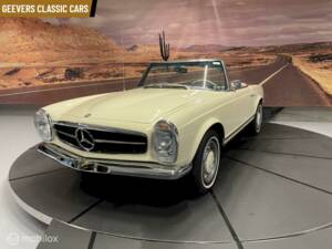 Immagine 2/15 di Mercedes-Benz 230 SL (1967)