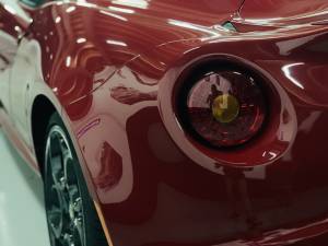Image 21/50 of Alfa Romeo 4C (2015)