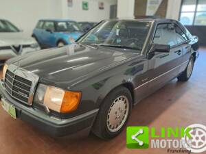 Image 4/10 of Mercedes-Benz 300 CE-24 (1990)