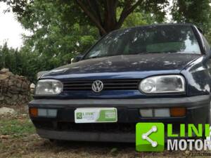 Bild 3/10 von Volkswagen Golf III Cabrio 1.6 (1996)