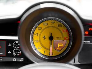 Immagine 37/50 di Ferrari 458 Italia (2013)