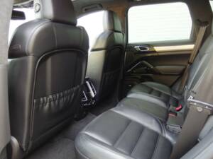 Bild 67/98 von Porsche Cayenne Turbo (2010)