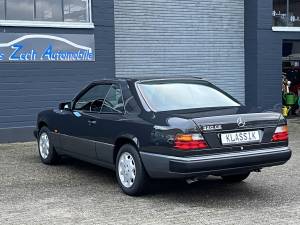 Image 17/68 of Mercedes-Benz 320 CE (1993)