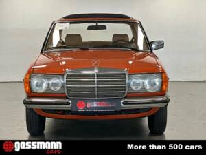 Imagen 2/15 de Mercedes-Benz 230 E (1980)