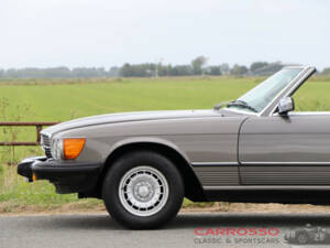 Image 29/42 of Mercedes-Benz 380 SL (1982)