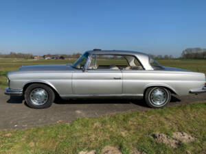 Bild 2/6 von Mercedes-Benz 220 SE b (1962)