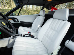 Image 32/38 of Ferrari 208 GTB Turbo (1987)