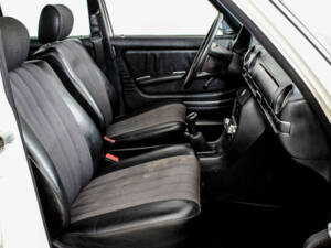 Immagine 4/46 di Mercedes-Benz 240 D (1982)