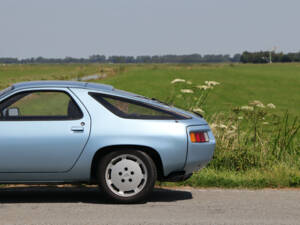Image 32/42 de Porsche 928 (1979)