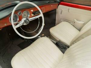 Image 2/19 of Volkswagen Karmann Ghia 1200 (1963)