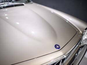 Image 10/72 de Mercedes-Benz 280 SL (1970)