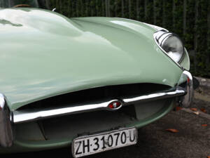 Image 22/60 de Jaguar E-Type (1970)