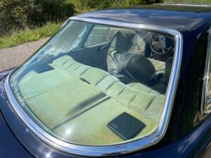Image 33/51 de Mercedes-Benz 350 SLC (1978)