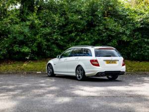 Image 15/50 de Mercedes-Benz C 63 AMG T (2013)