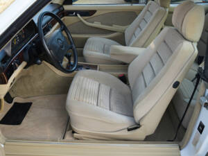 Bild 35/50 von Mercedes-Benz 560 SEC (1987)