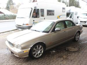 Image 2/24 de Jaguar XJ 8 4.2 (2005)