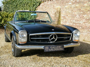 Image 34/50 de Mercedes-Benz 230 SL (1966)