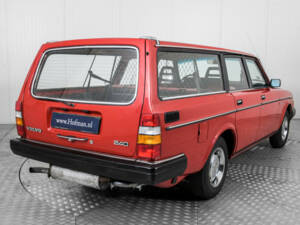 Image 27/50 de Volvo 240 Turbo (1982)