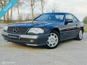 Image 2/50 of Mercedes-Benz 300 SL (1993)