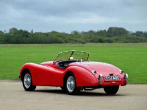 Image 12/37 of Jaguar XK 120 SE OTS (1954)