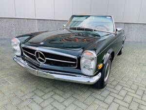 Image 2/36 of Mercedes-Benz 280 SL (1970)