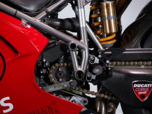 Immagine 35/50 di Ducati DUMMY (1999)