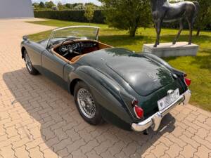 Image 21/79 of MG MGA 1600 (1961)