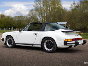 Image 11/45 of Porsche 911 Carrera 3.2 (1984)