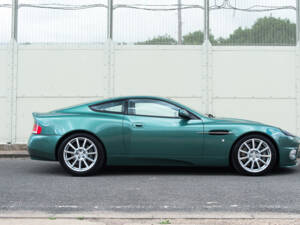 Image 7/21 de Aston Martin V12 Vanquish S (2004)