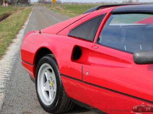 Bild 38/44 von Ferrari 328 GTS (1987)