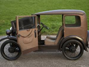 Image 17/50 of Austin 7 Saloon (1930)