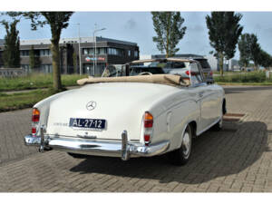 Image 3/35 of Mercedes-Benz 220 SE Cabriolet (1959)
