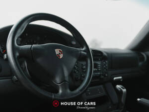 Image 28/39 of Porsche 911 Carrera (2002)