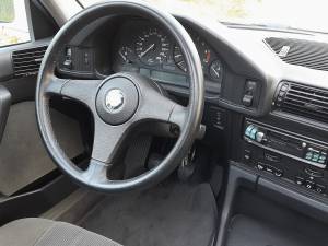 Image 27/54 of BMW 535i (1989)