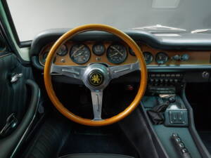 Image 25/32 of ISO Grifo GL 350 (1968)