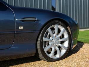 Image 22/50 de Aston Martin DB 7 Vantage Volante (2003)