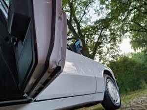 Image 40/78 de Mercedes-Benz 190 E 1.8 (1992)