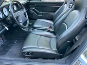 Image 13/19 of Porsche 911 Carrera (1995)