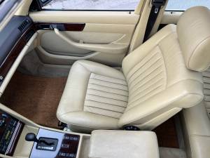 Image 47/50 of Mercedes-Benz 380 SE (1984)