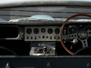 Image 7/50 of Jaguar E-Type 3.8 Flat Floor (1961)