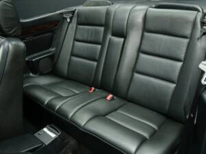 Immagine 19/30 di Mercedes-Benz E 320 (1997)