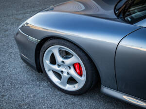 Afbeelding 18/50 van Porsche 911 Carrera 4S (2004)