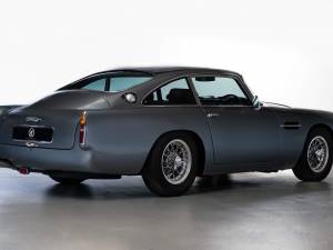 Image 28/31 of Aston Martin DB 4 (1961)