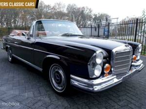 Image 2/14 of Mercedes-Benz 280 SE 3,5 (1970)