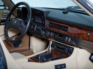 Immagine 18/20 di Jaguar XJ-S V12 (1989)